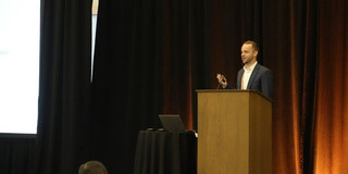 Tobias Schrage hält einen Vortrag auf der CIRP CMS in Austin, Texas, 2026